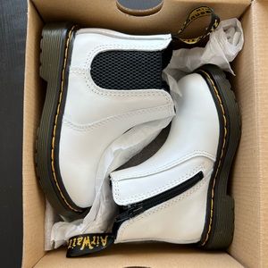 TODDLER FOOTWEAR DR. MARTENS 2976T WHITE BOOT ***BRAND NEW WITH TAGS** SIZE 7